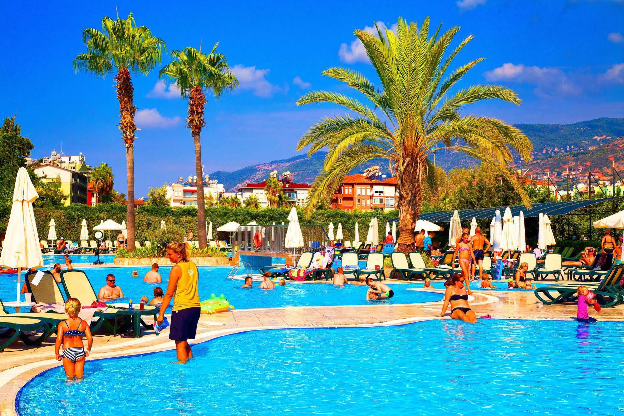 Garden & Hotel